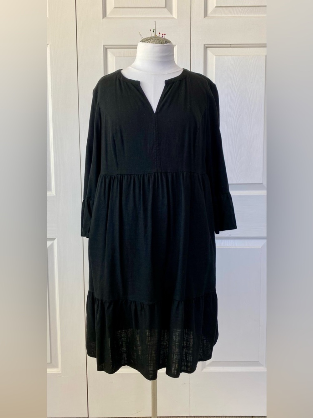 J Jill Black Jardin Notch-neck Tiered Shift Dress - Picture 5 of 7